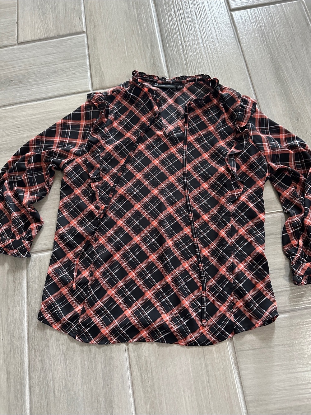🔥Black & Coral Plaid Ruffle Long-Sleeve Top